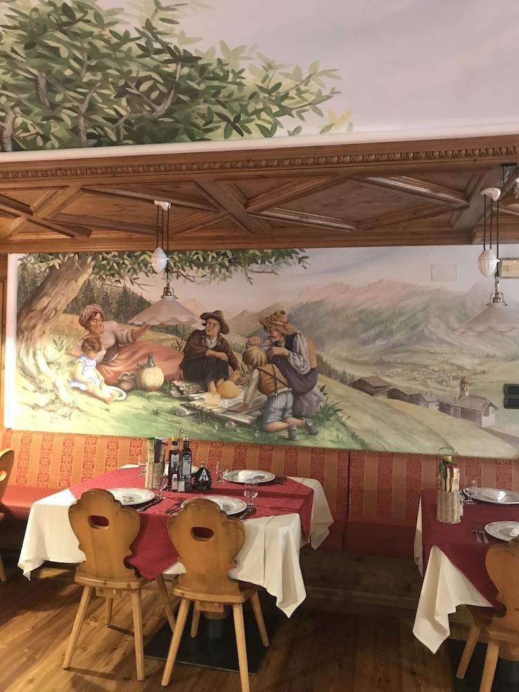 Hotel Piedibosco Moena Eksteriør billede