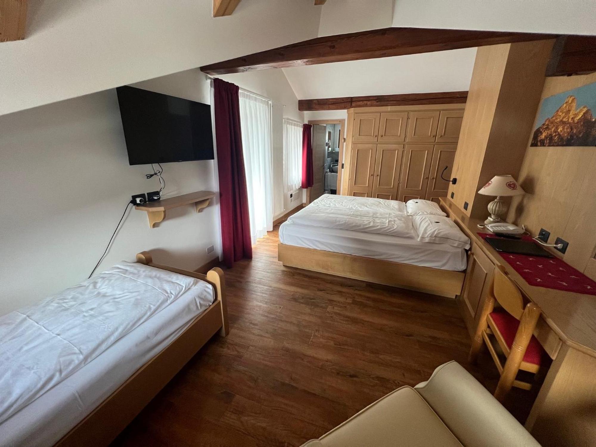Hotel Piedibosco Moena Eksteriør billede