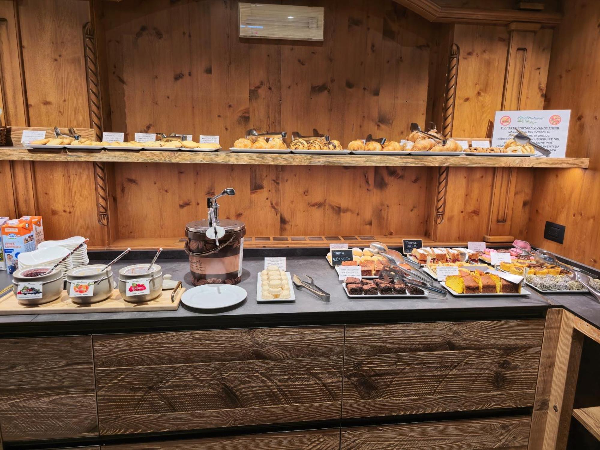 Hotel Piedibosco Moena Eksteriør billede